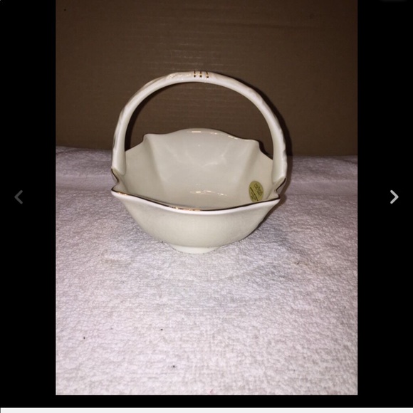 LN BONE CHINA COLLECTABLE BASKET. SIMPLY BEAUTIFUL & SWEET 💕18K GOLD TRIM. - Picture 10 of 10